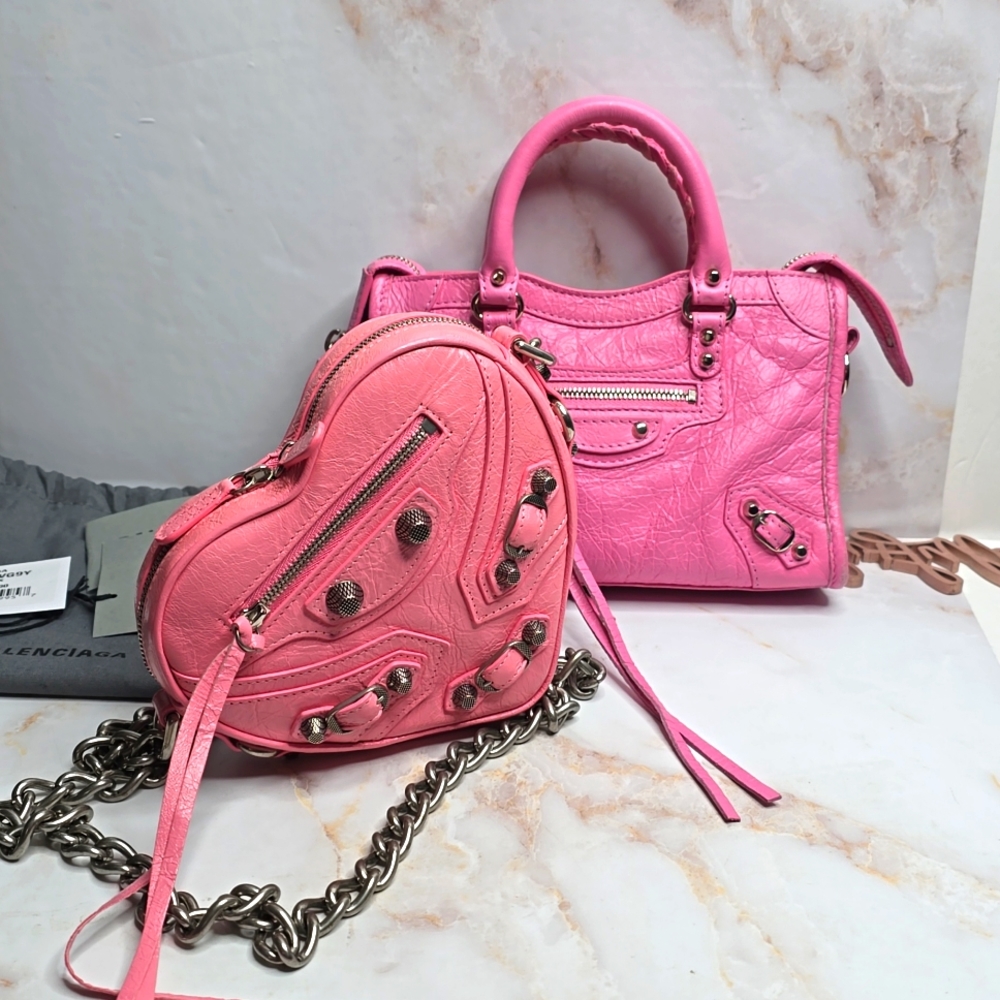 BALENCIAGA Le Cagole Heart Mini Studded Crinkled-leather pink Valentine'… - Picture 17 of 17